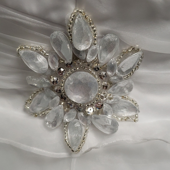 Moonlight wedding, V- neck, open back, size 14, - Picture 10 of 15